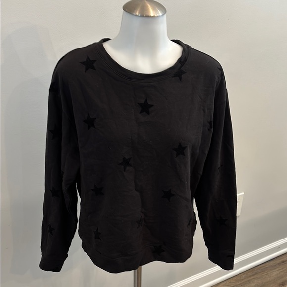 Jasmine + Ginger Medium Black Star Sweatshirt - Picture 1 of 6